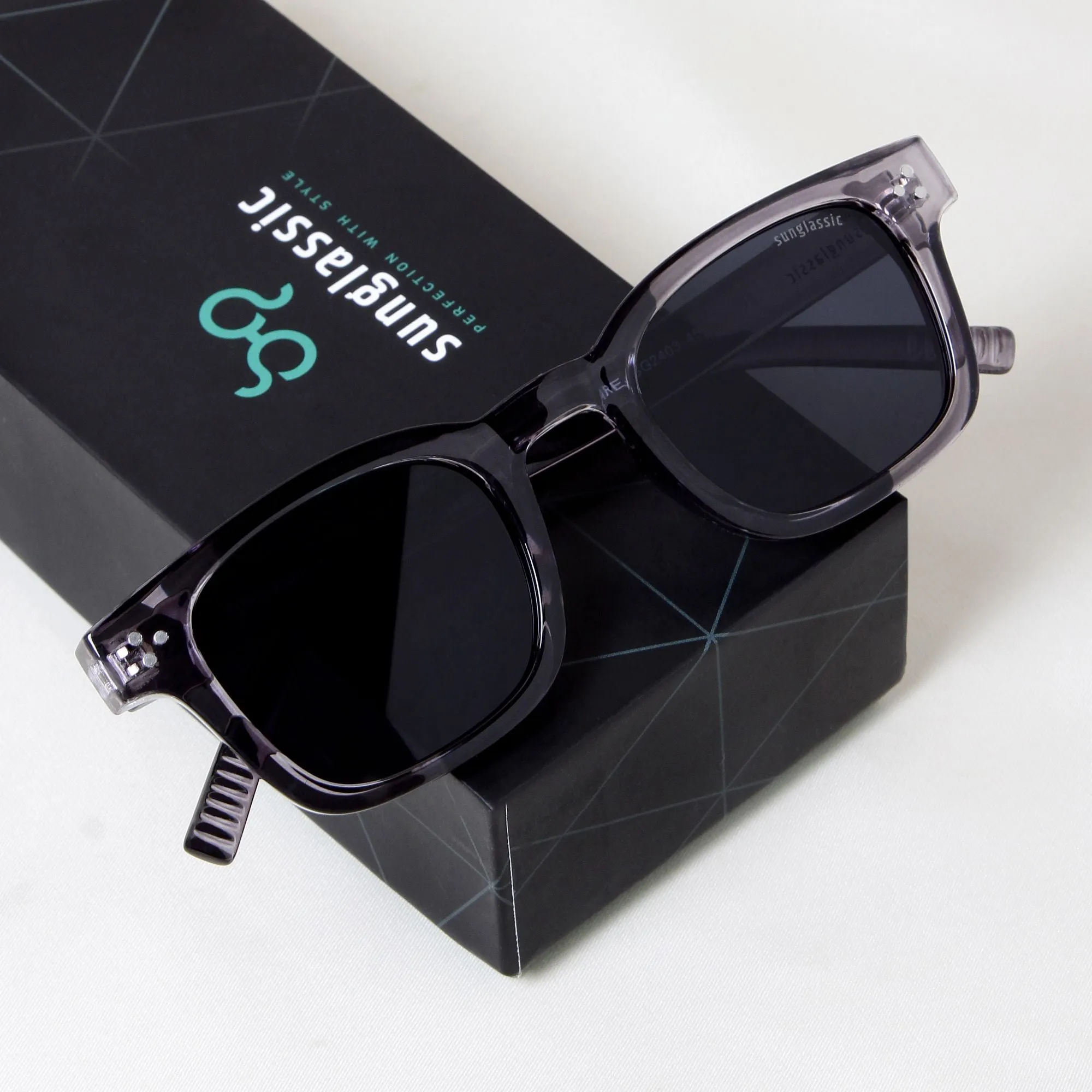 Ares Grey Black Square Sunglasses