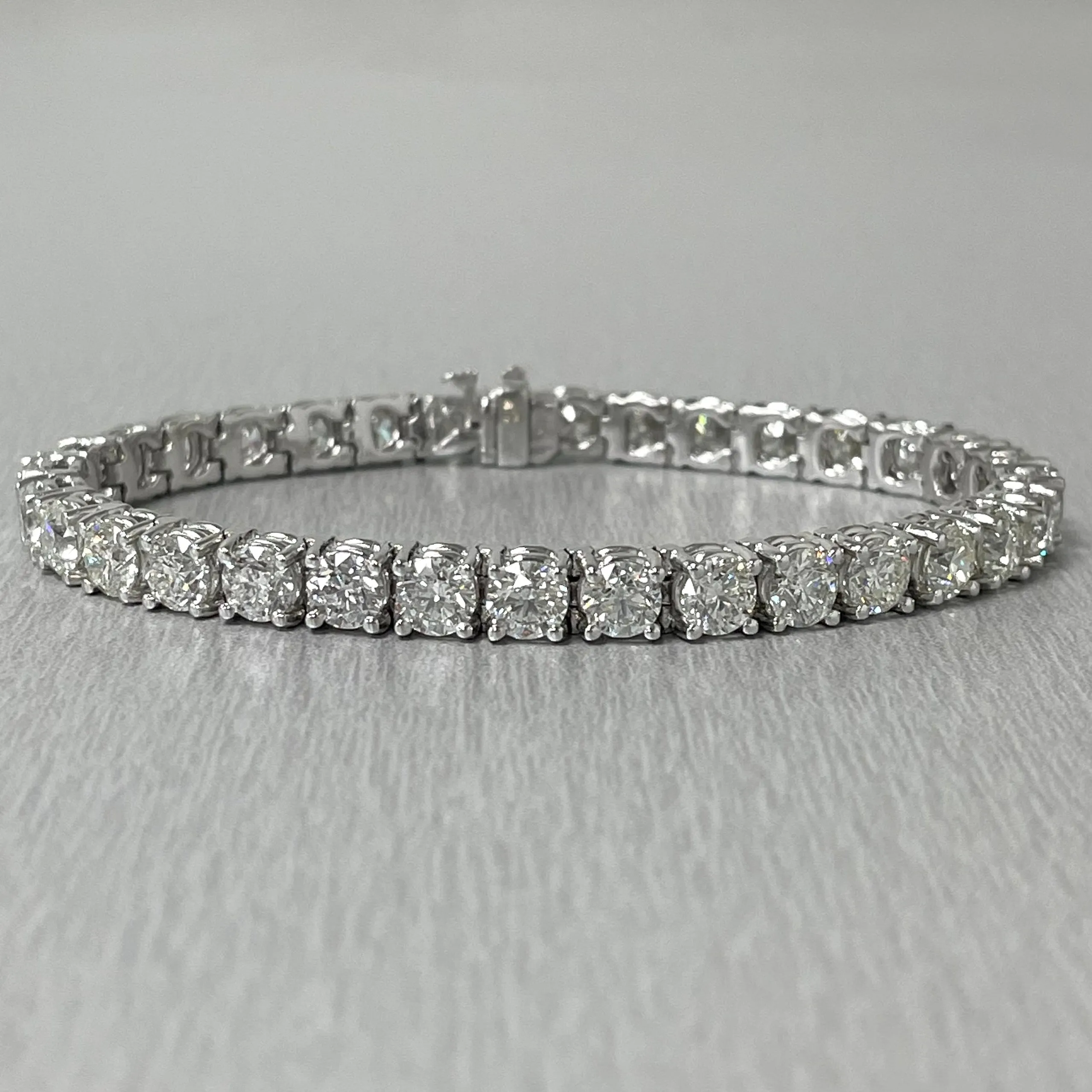 Beauvince Diamond Tennis Bracelet (15.01 ct Diamonds) in White Gold