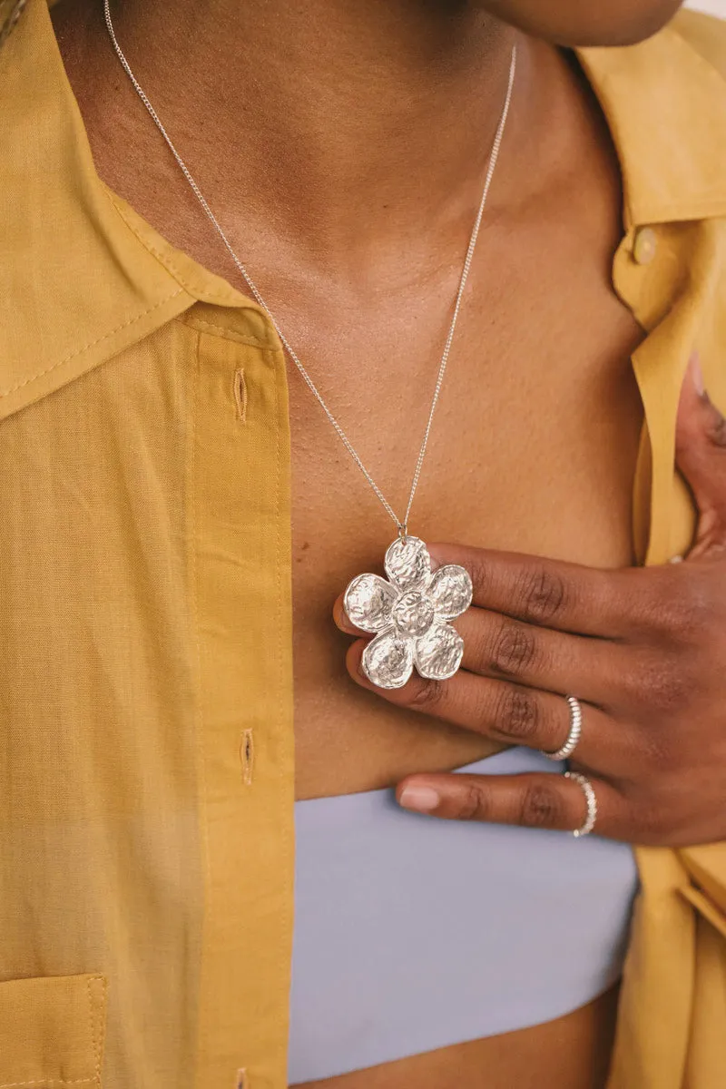 Big Flower Necklace Silver