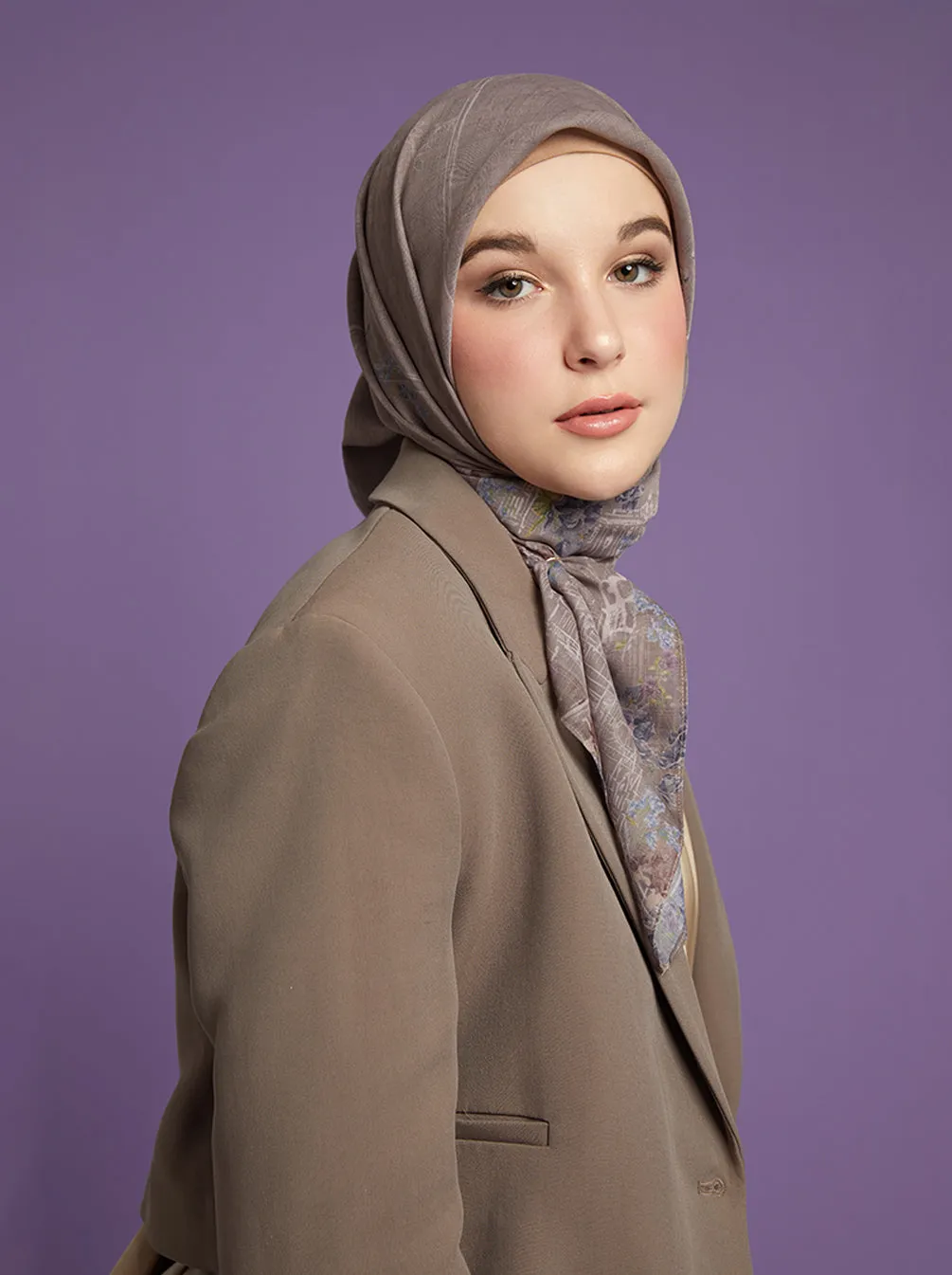 BUNDLING BAMED X ORVA LONDON SIGNATURE SCARF TRUFFLE