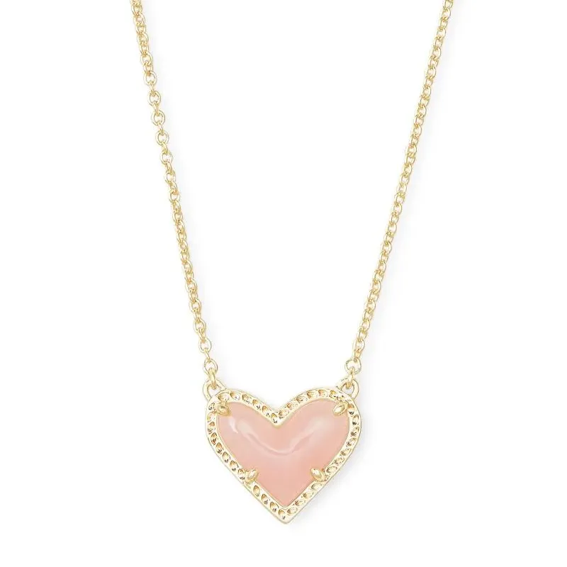 Kendra Scott | Ari Heart Gold Pendant Necklace in Rose Quartz