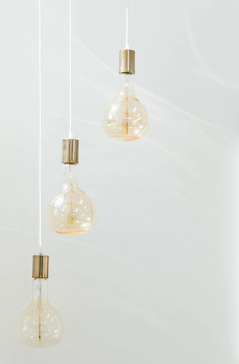 Mammoth light bulb by HKliving