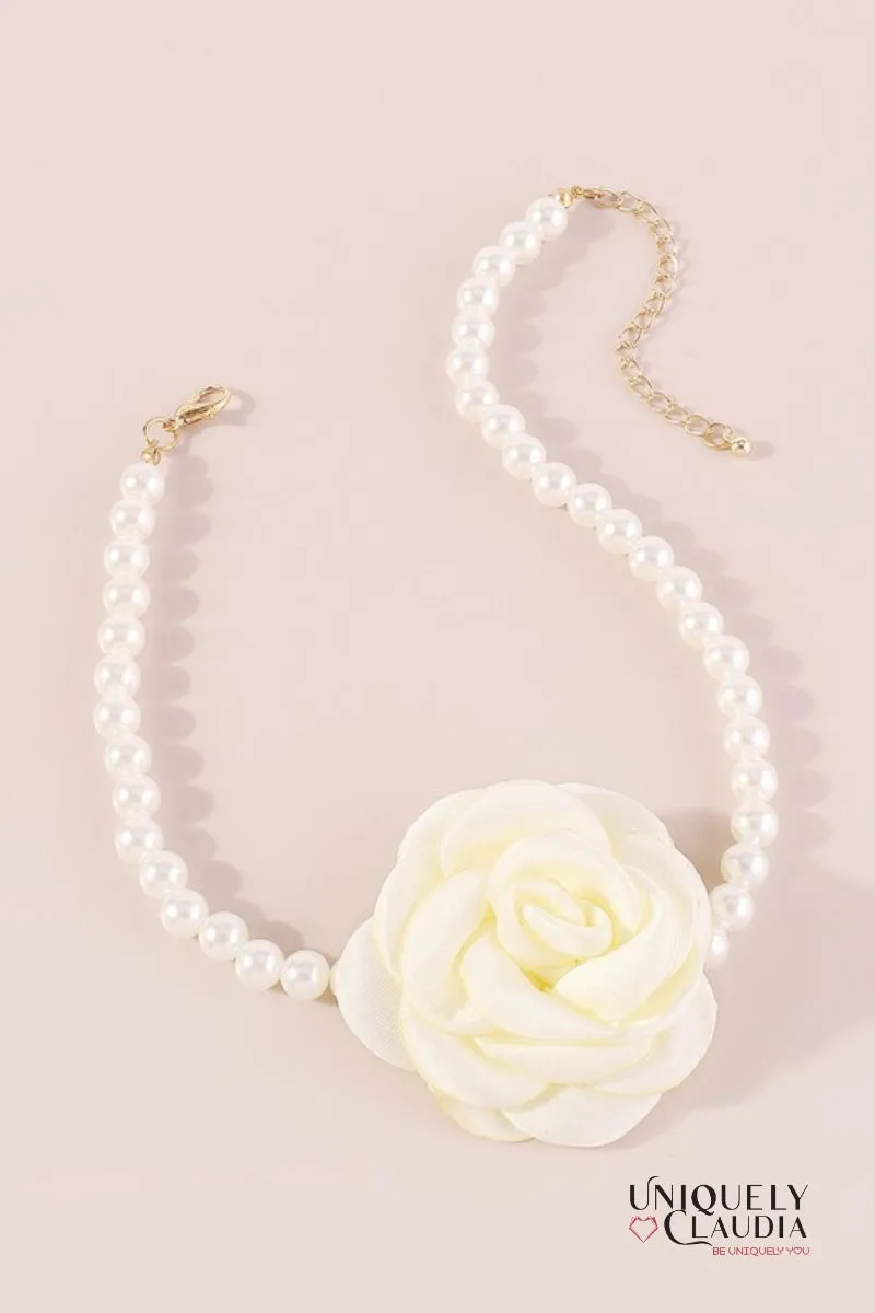 Rose Bud Pearl Choker