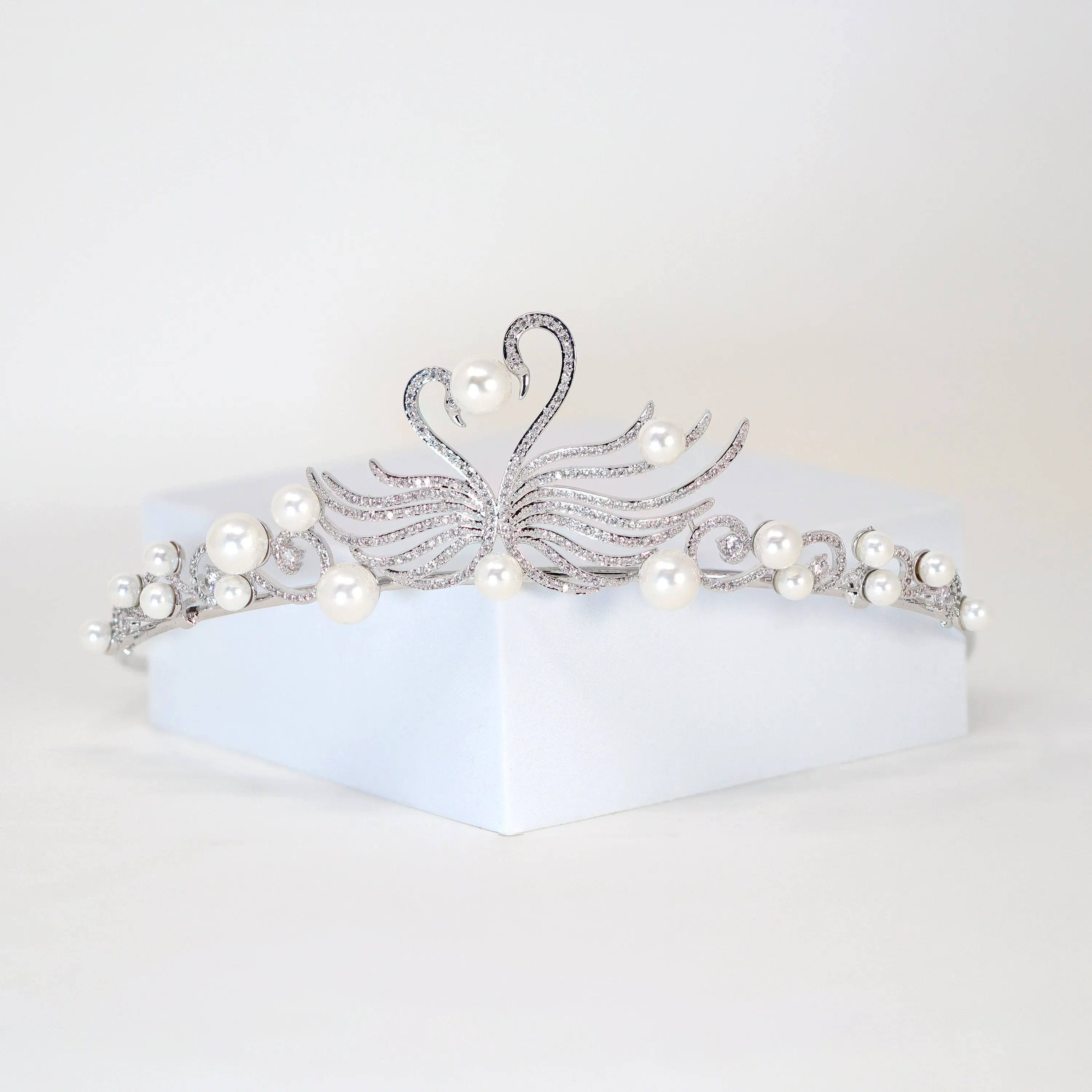 Swarovski wedding tiara, bridal crown tiara, crystal wedding tiara, crystal bridal tiara, crystal wedding crown, tiara bride