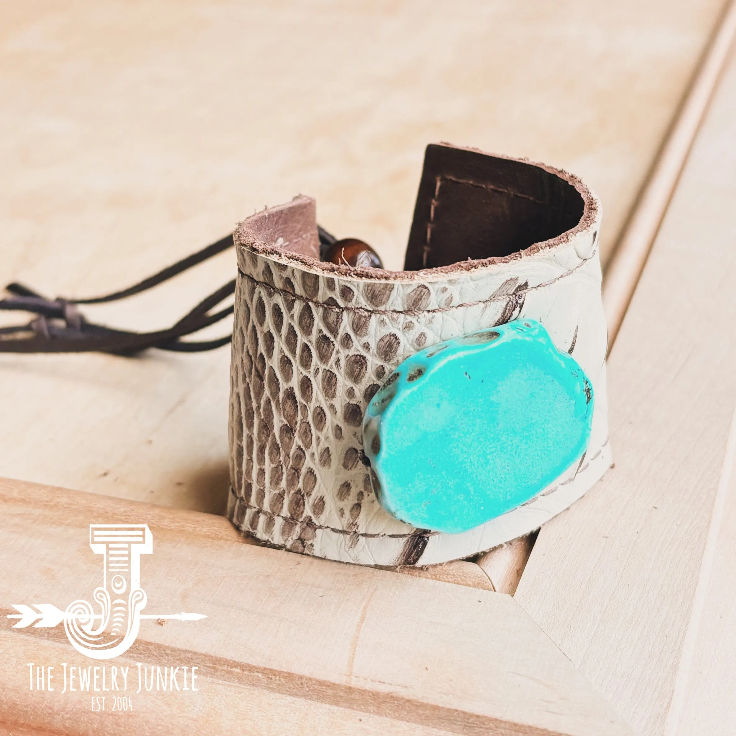 **Wide Bone Gator Leather Cuff w/ Turquoise Slab 009cc